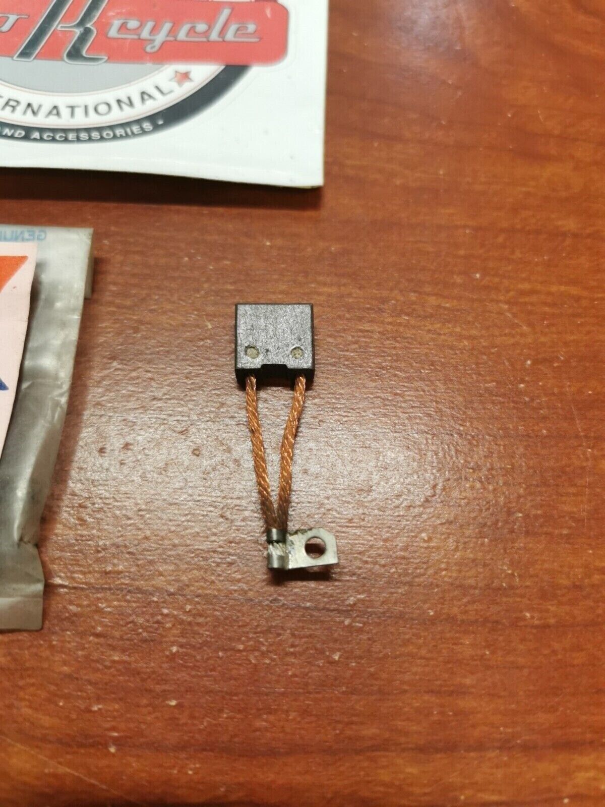 NOS Yamaha XVZ12 XS1100 XS850 FJ1200 STARTER MOTOR BRUSH 371-81812-20-00 Y98