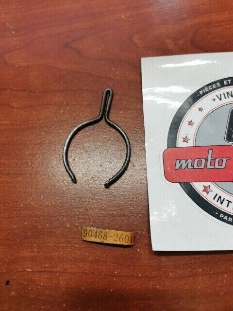 NOS Yamaha TX650 TX750 XS650 CLIP  90468-26044-00 SUB 256-15687-00-00 Y119