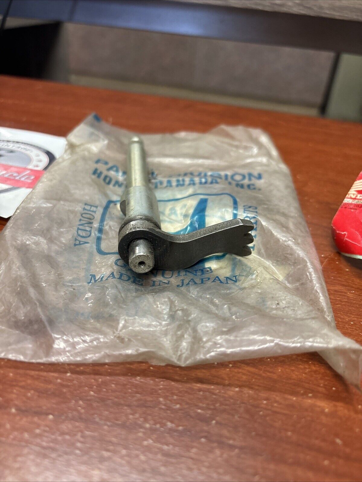 NOS Honda NV750C VT700C VT800C GEARSHIFT SPINDLE A 24610-ME9-020 H171
