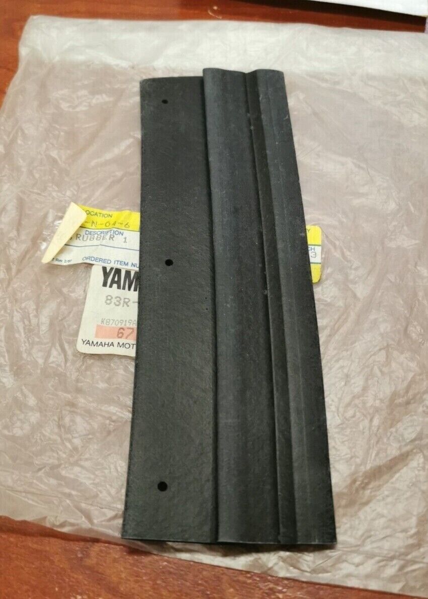 NOS Yamaha VK540 RUBBER BUSH 1 83R-77515-00-00 Y92