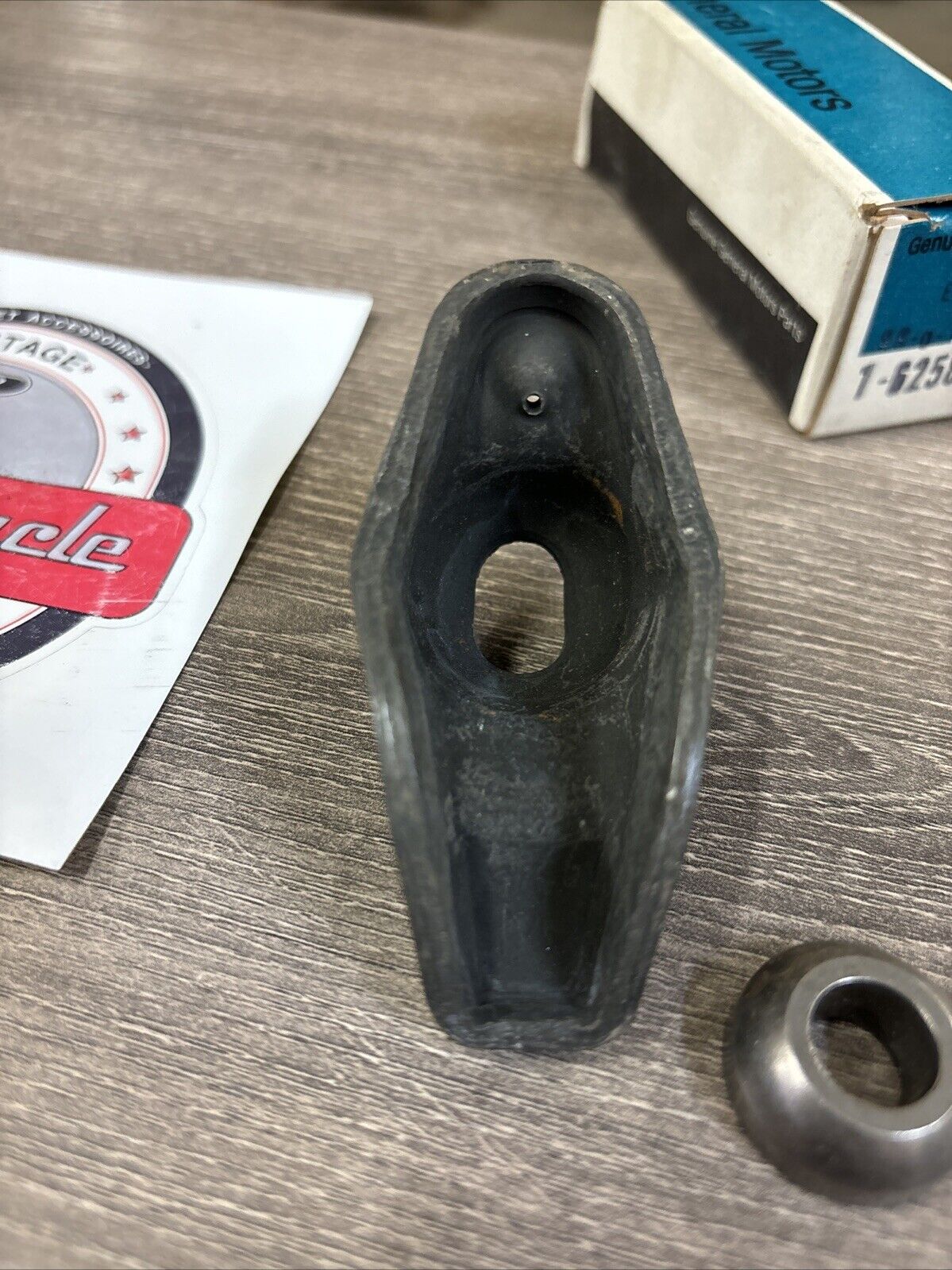 NOS GM 1965 - 1990 GMC CHEVROLET BIG BLOCK ROCKER ARM 6258611 J62