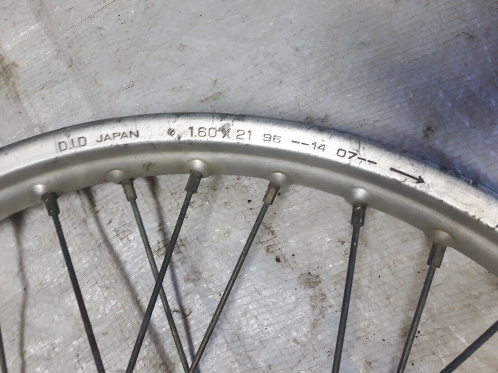 Honda XR200R 1983 front wheel rim hub 44601-KB9-010 .