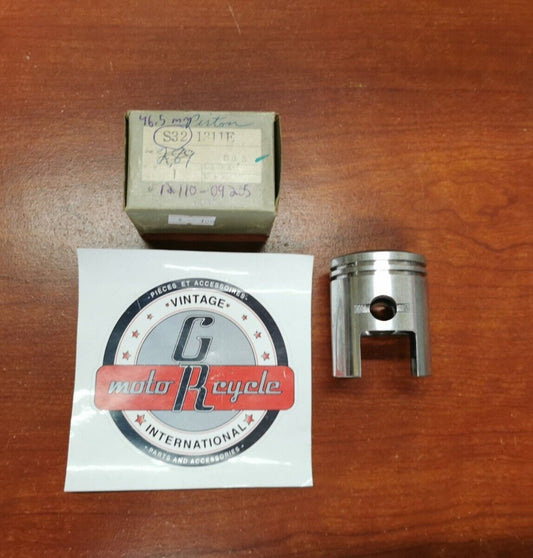 NOS Suzuki 1968 S32 PISTON 0.50 12110-09205 S32