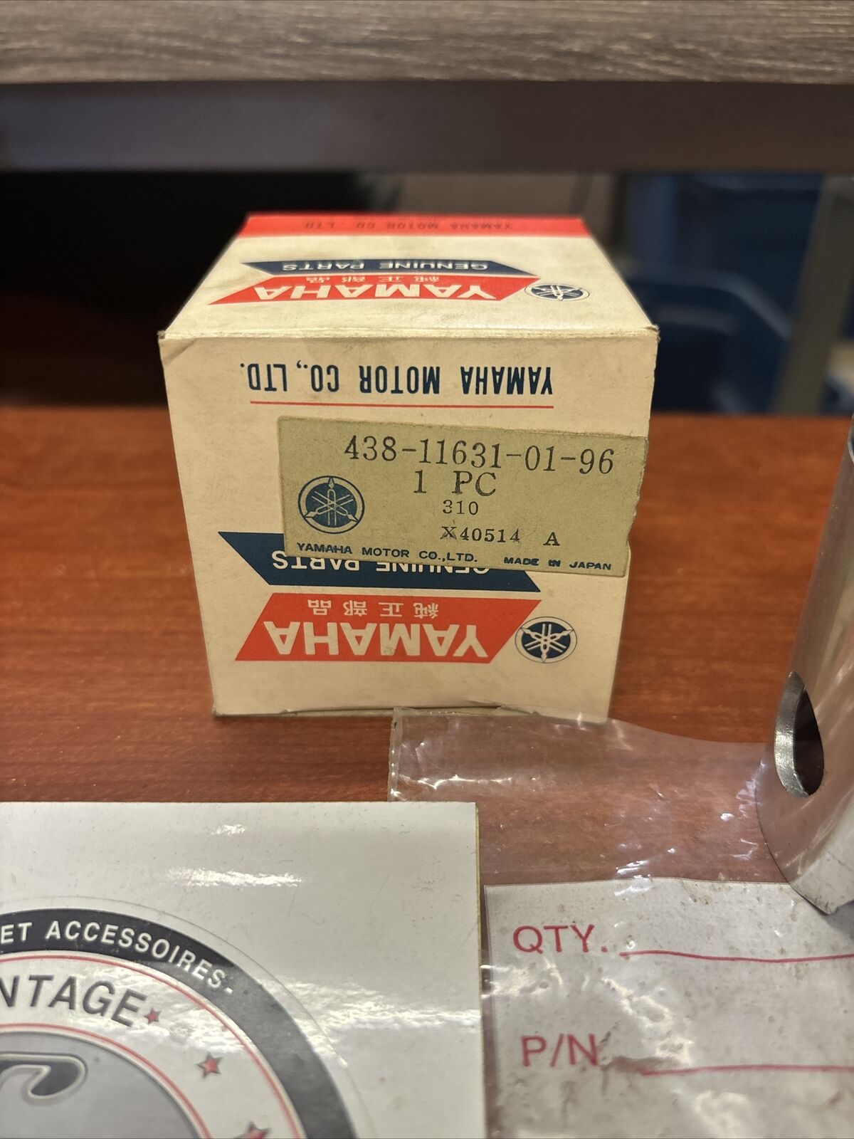 NOS Yamaha DT250 TY250 PISTON STD 0.96 438-11631-01-96 SUB 438-11631-02-96 Y175