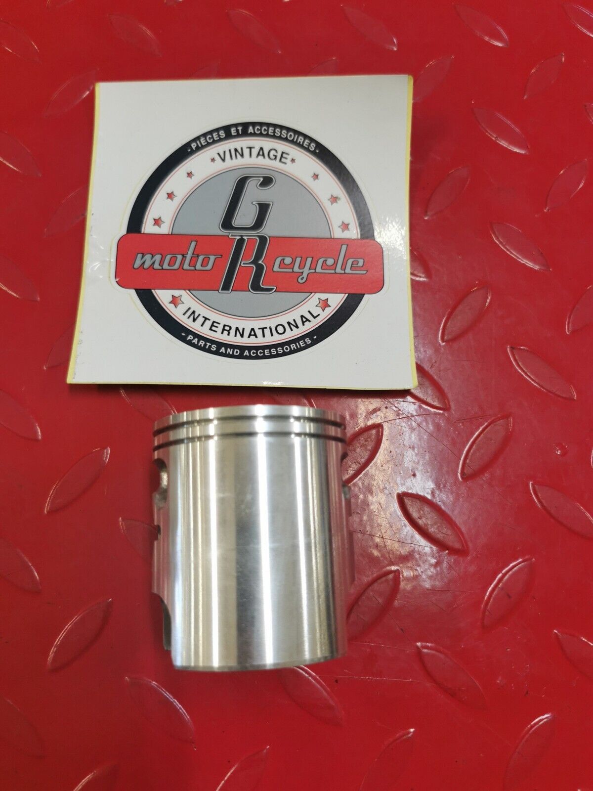 NOS YAMAHA IT125 1980 1981 PISTON 4 O/S 1.00 3R9-11638-00-00 Y28