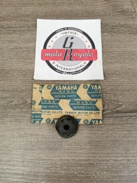 NOS YAMAHA XS650D XS1 TX650 XS2 XS650SG XS650SK DAMPER 256-21747-00-00 Y157