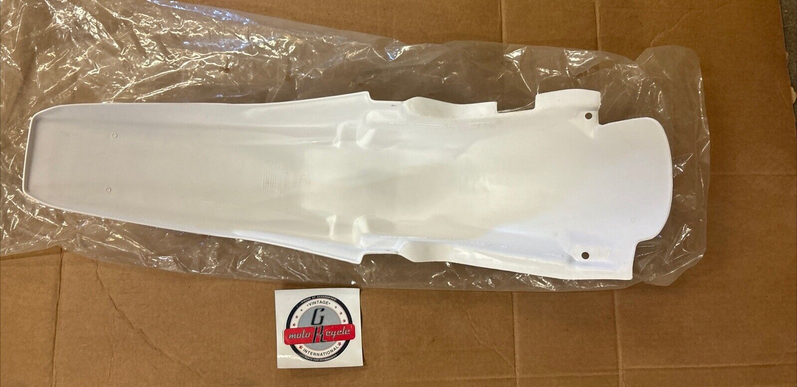 NOS UFO PLAST 1996 - 2001 YZ125 YZ250 REAR FENDER WHITE YA02897-046