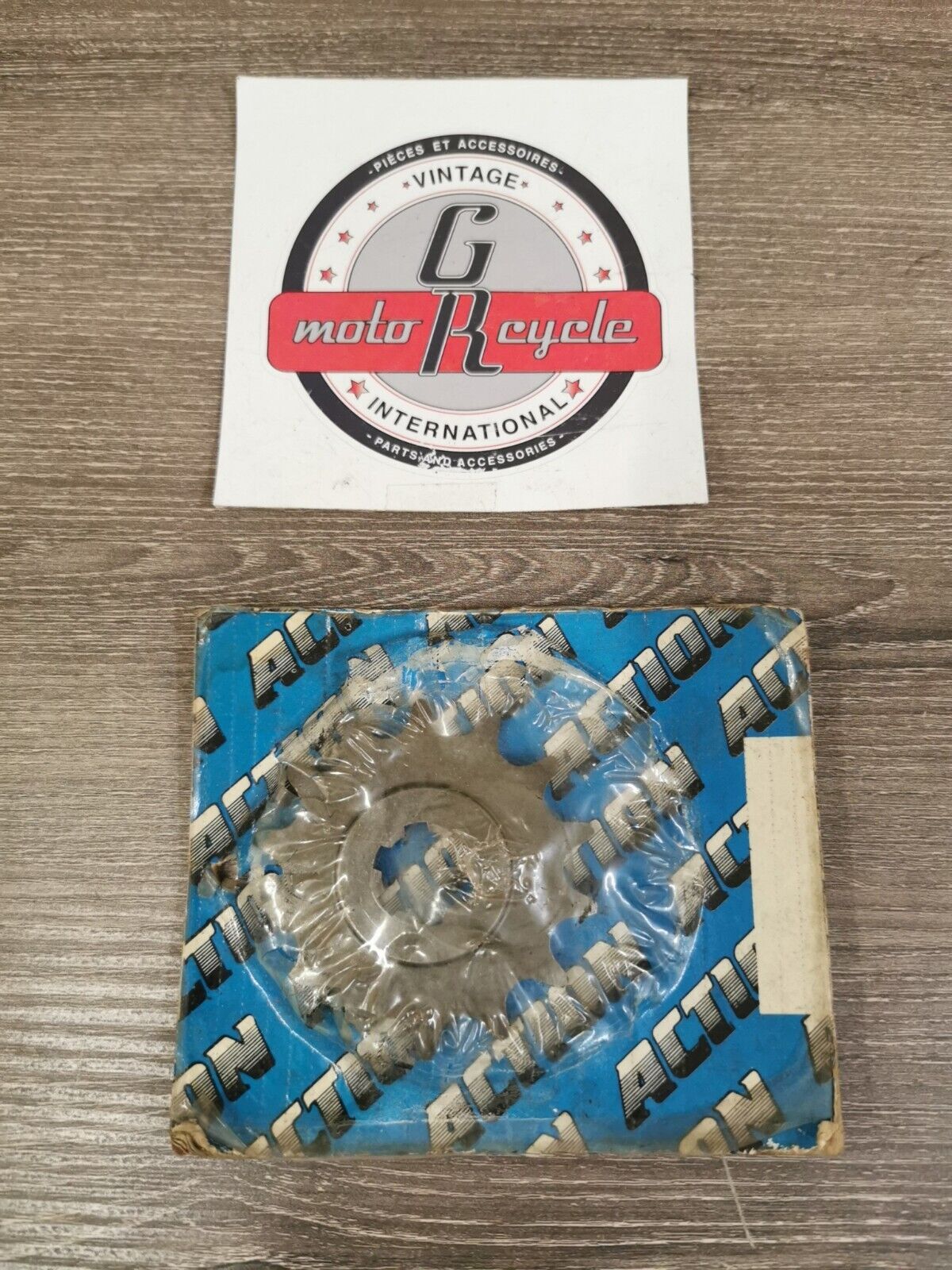 NOS ACTION Suzuki Front Sprocket 14t  03-111 J19
