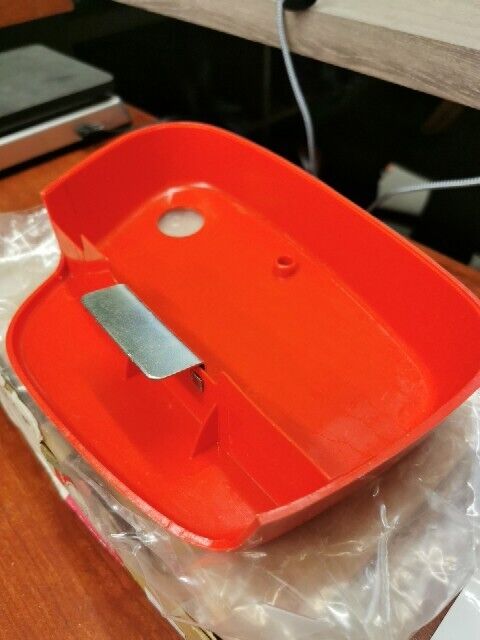 NOS Honda CA100 CA102 CA105T TOOL BOX COVER *R2* (SCARLET) 83500-041-000C H90