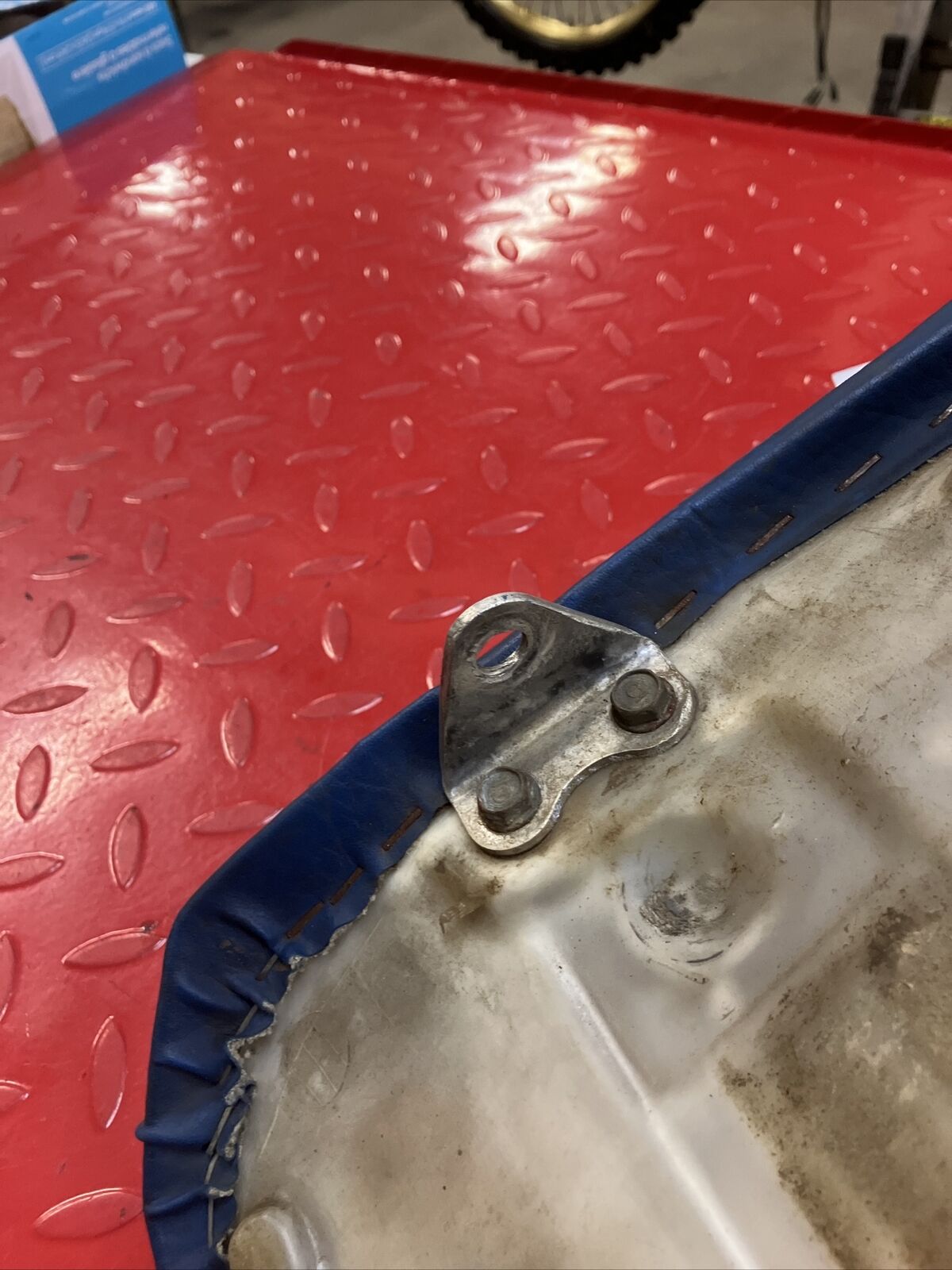 Honda CR250R 1986 seat saddle pan CR125R 2