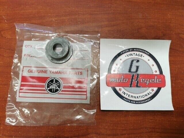 NOS Yamaha FS1 FS50 KICK SPRING GUIDE 132-15664-00-00 SUB 132-15664-01-00 Y119
