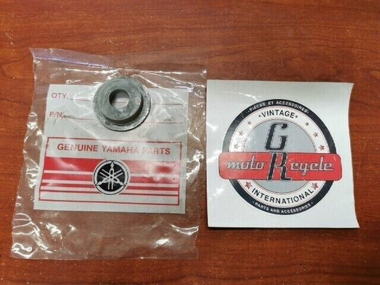 NOS Yamaha FS1 FS50 KICK SPRING GUIDE 132-15664-00-00 SUB 132-15664-01-00 Y119