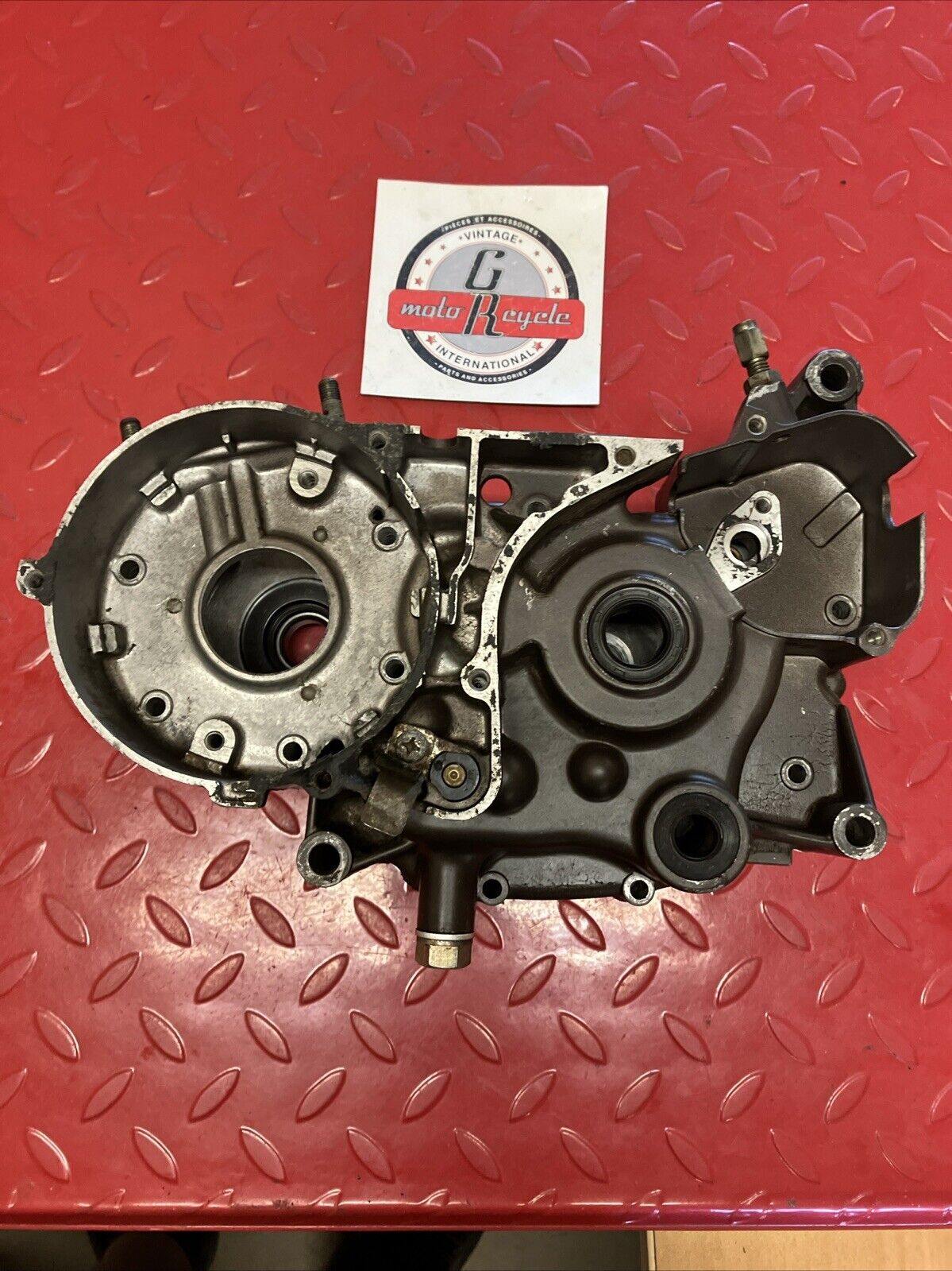 Honda MT125 1975 Left right crankcase set 1974