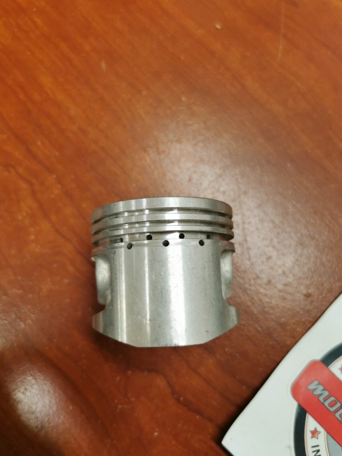 NOS Honda CB500 K1 K2 PISTON (1.00) 13105-323-000 SUB. 13105-323-405 H62