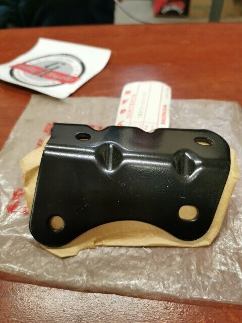 NOS Honda 1980 - 1982 CB900C LEFT MUFFLER BRACKET 18313-461-000 H69
