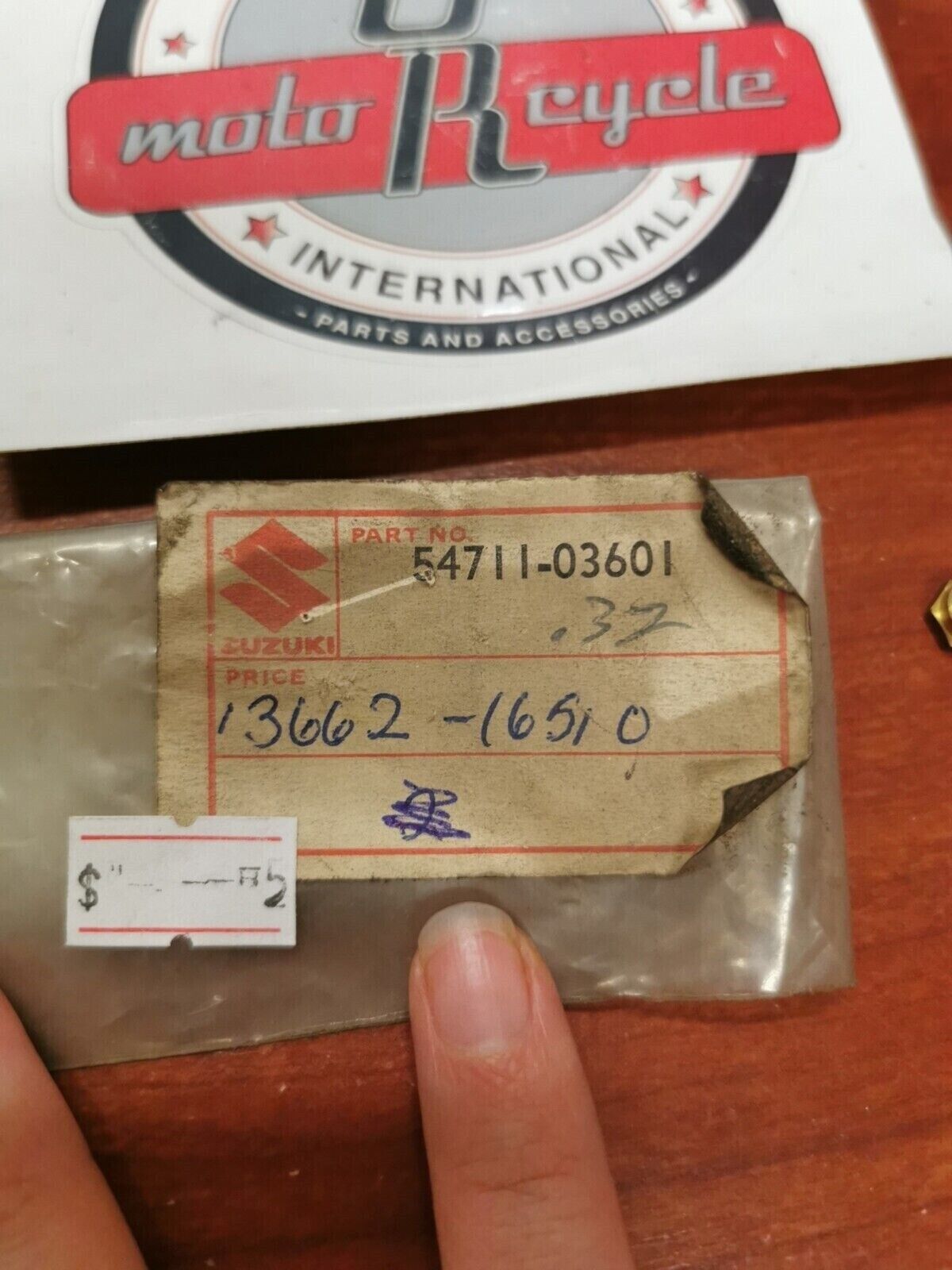 NOS Suzuki RM100 RM125 TM100 TM125 KICK STOP SCREW NUT 13662-16510 S20