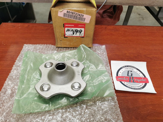 NOS Honda TRX250 TRX420 TRX200 TRX300 REAR WHEEL HUB 42410-HF1-A00 H64