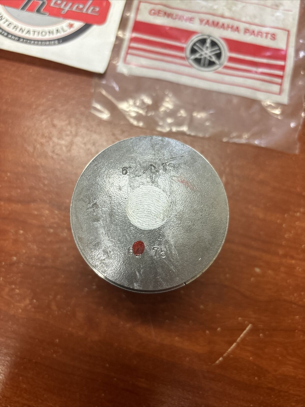 NOS Yamaha PISTON O/S 0.75 360-11637-01 SUB 360-11637-02-00 360-11637-03-00 Y175