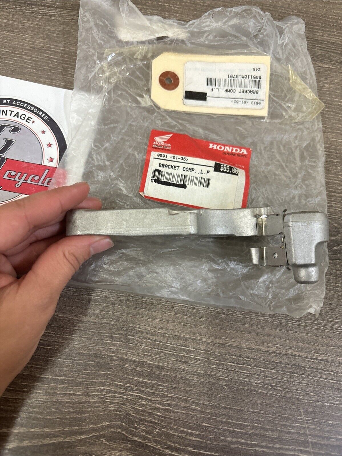 NOS Honda CR125R CR250R CR500R LEFT FRONT BRACKET 45110-KZ3-026 H120