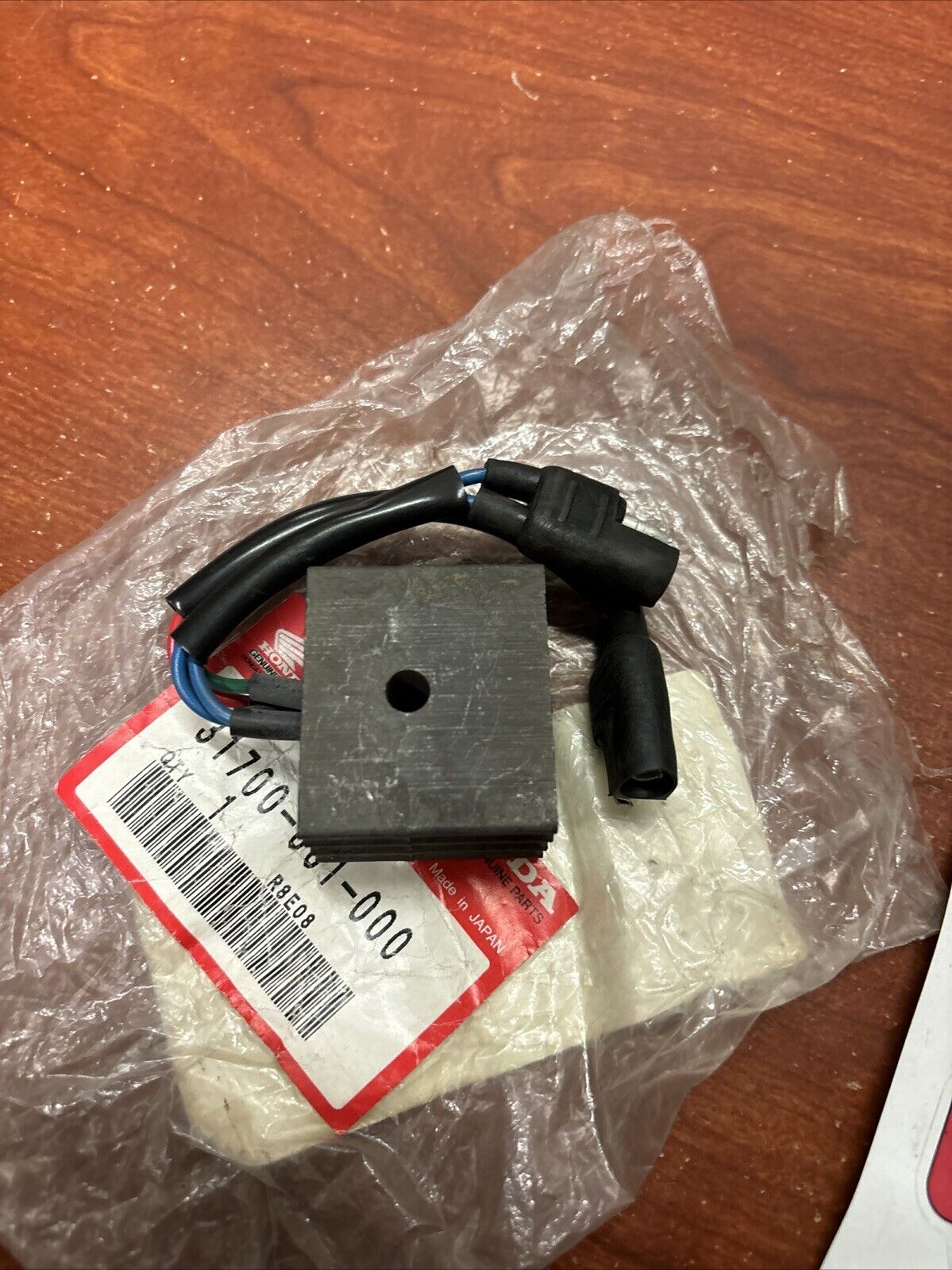 NOS Honda BF100 BF75 RECTIFIER 31700-881-000 H177