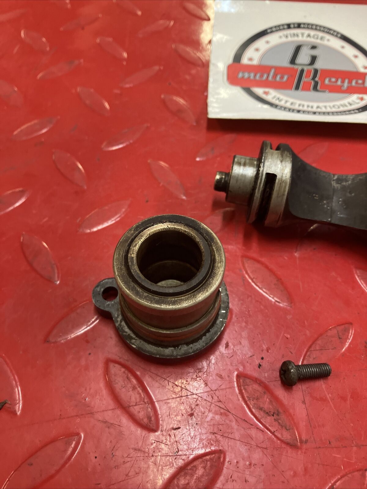 Yamaha DT200 1984 cylinder exhaust power valve cover assembly
