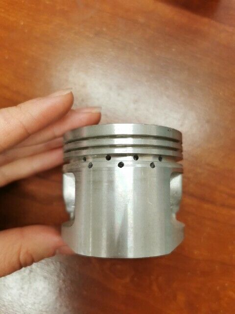 NOS Honda XL125 K0 - K1 PISTON (OS 0.50) 13103-365-000 H93