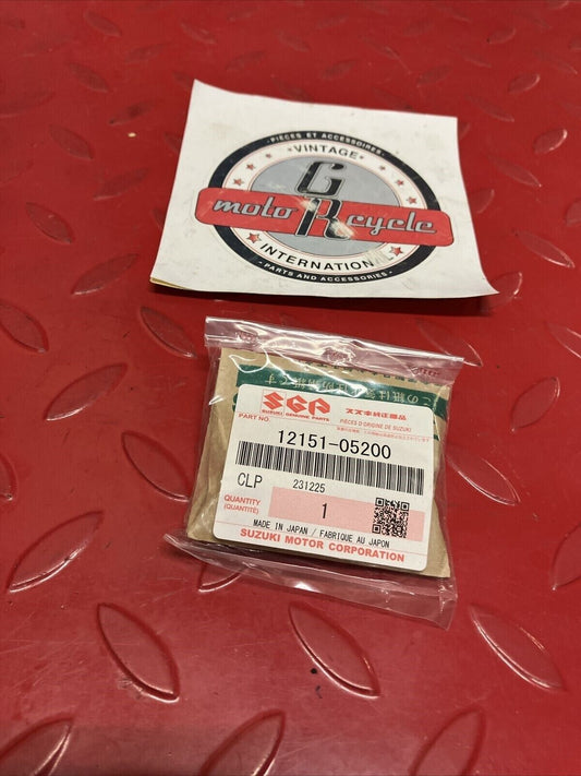 NEW NOS Suzuki PISTON PIN 12151-05200 SUB. 12151-28001 S19