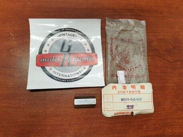 NOS Honda CL50 CL65 CL70 SS50 FRONT MUFFLER STAY CLAMP SCREW 90166-061-010 H69