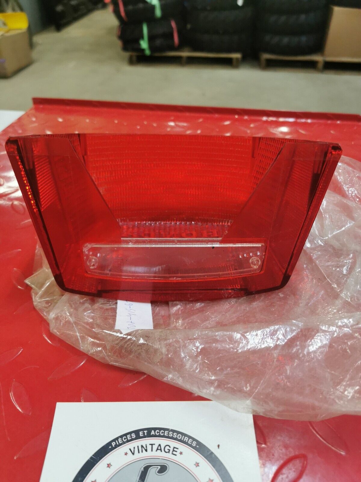 NOS Honda CB750K CX500D TAILLIGHT LENS 33702-415-671 H12