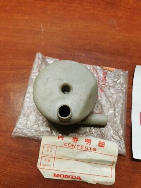 NOS Honda GL1000 BREATHER CHAMBER 17271-371-000 H84