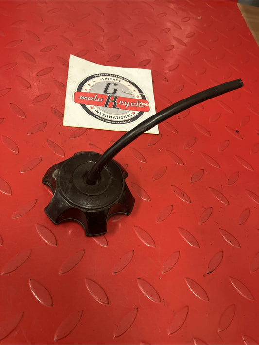 Honda CR250R 1991 Fuel tank gas cap cover CR125R CR500R 1984 - 1992