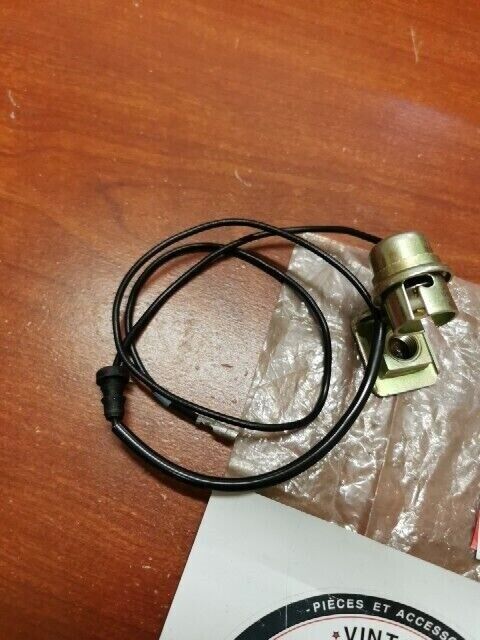 NOS Honda XL250S XL500S RIGHT REAR SOCKET TURN SIGNAL 33610-428-671 H107