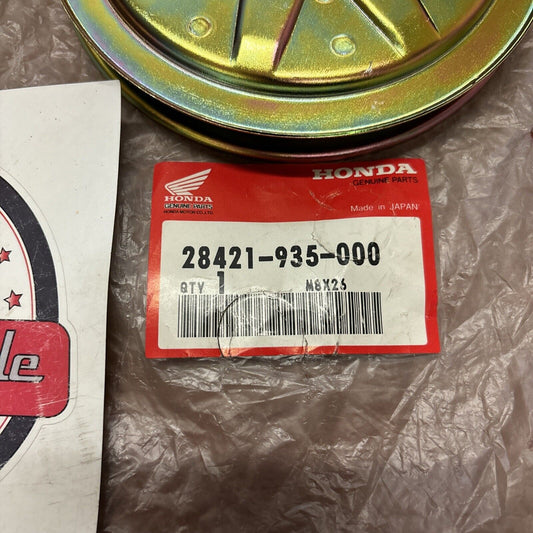 NOS Honda MARINE RECOIL STARTER PULLEY 28421-935-000 H154