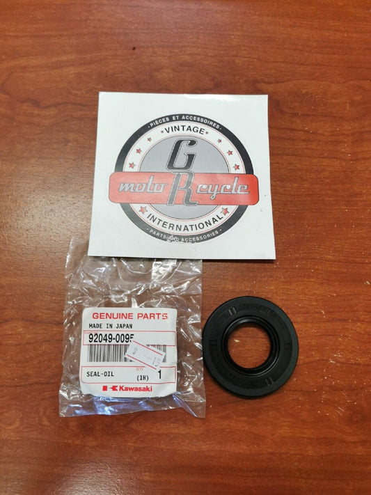 NOS Kawasaki KVF360 KRF750 OIL SEAL 92049-0095 K25
