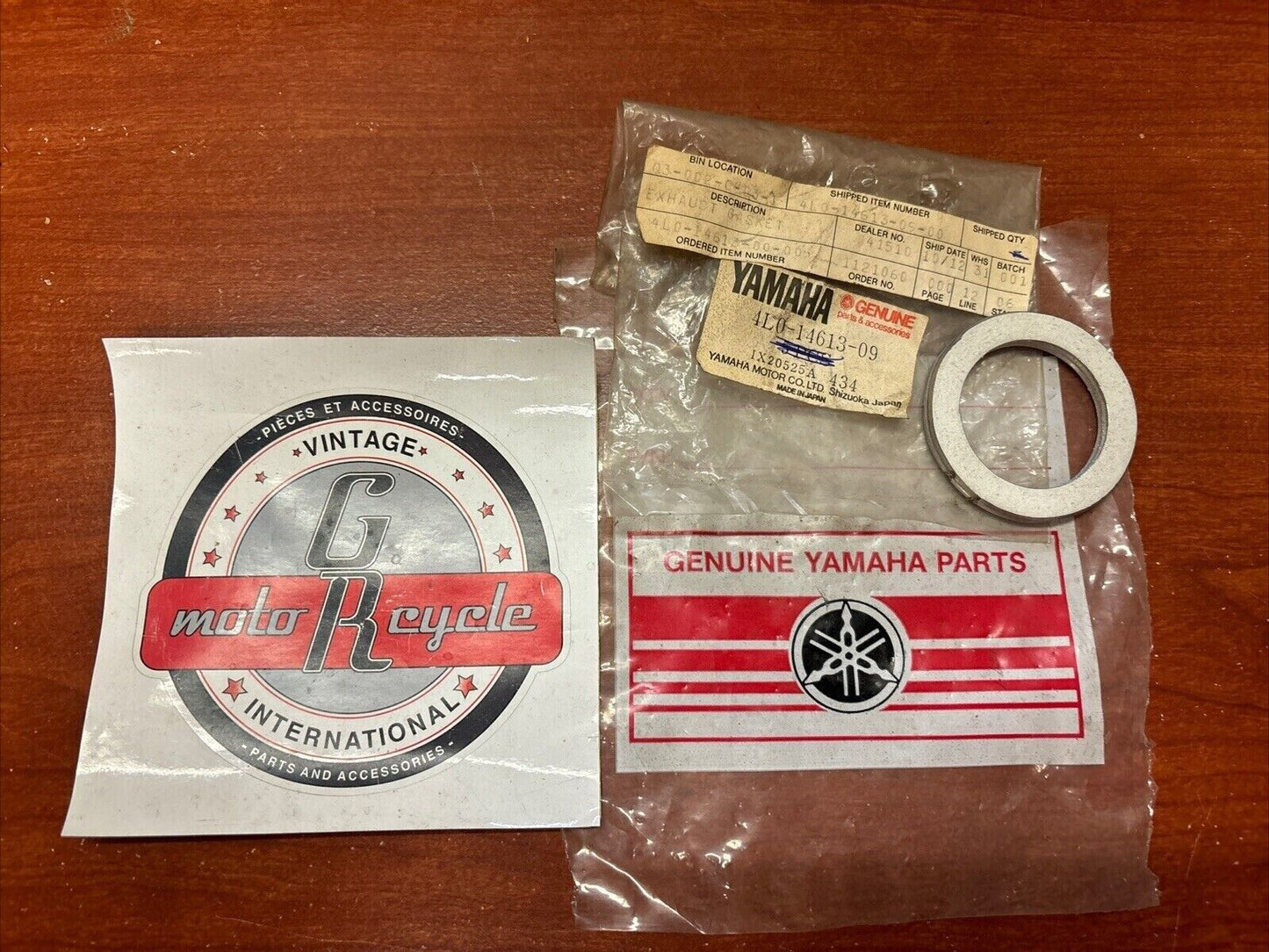 NOS Yamaha EXHAUST PIPE GASKET 4L0-14613-09-00 SUB 4AC-14613-00-00 Y180