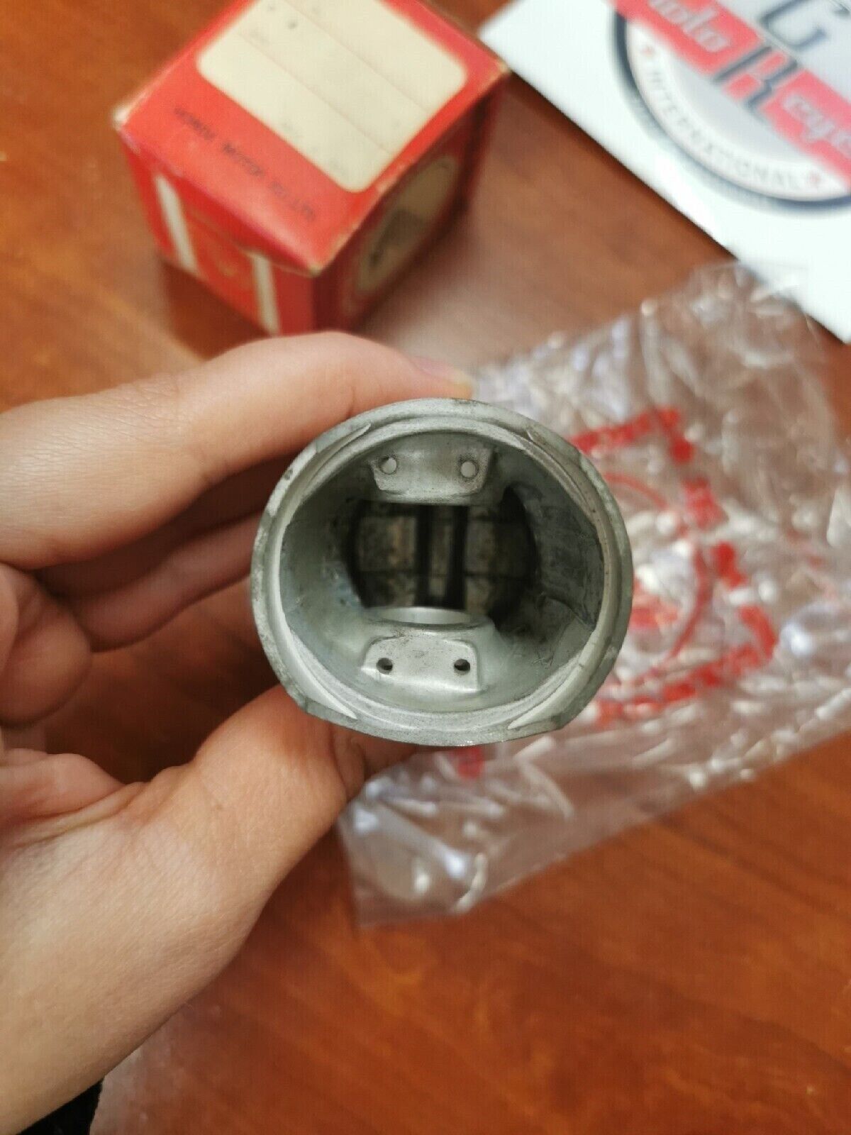 NOS Honda CA110 PISTON (OS 0.25) 13102-011-010 H34