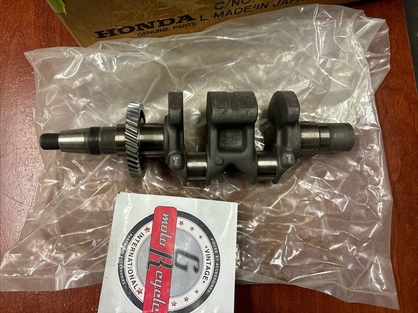 NOS Honda 1997 - 2000 9.9HP 15HP CRANKSHAFT 13310-ZV4-650 H174