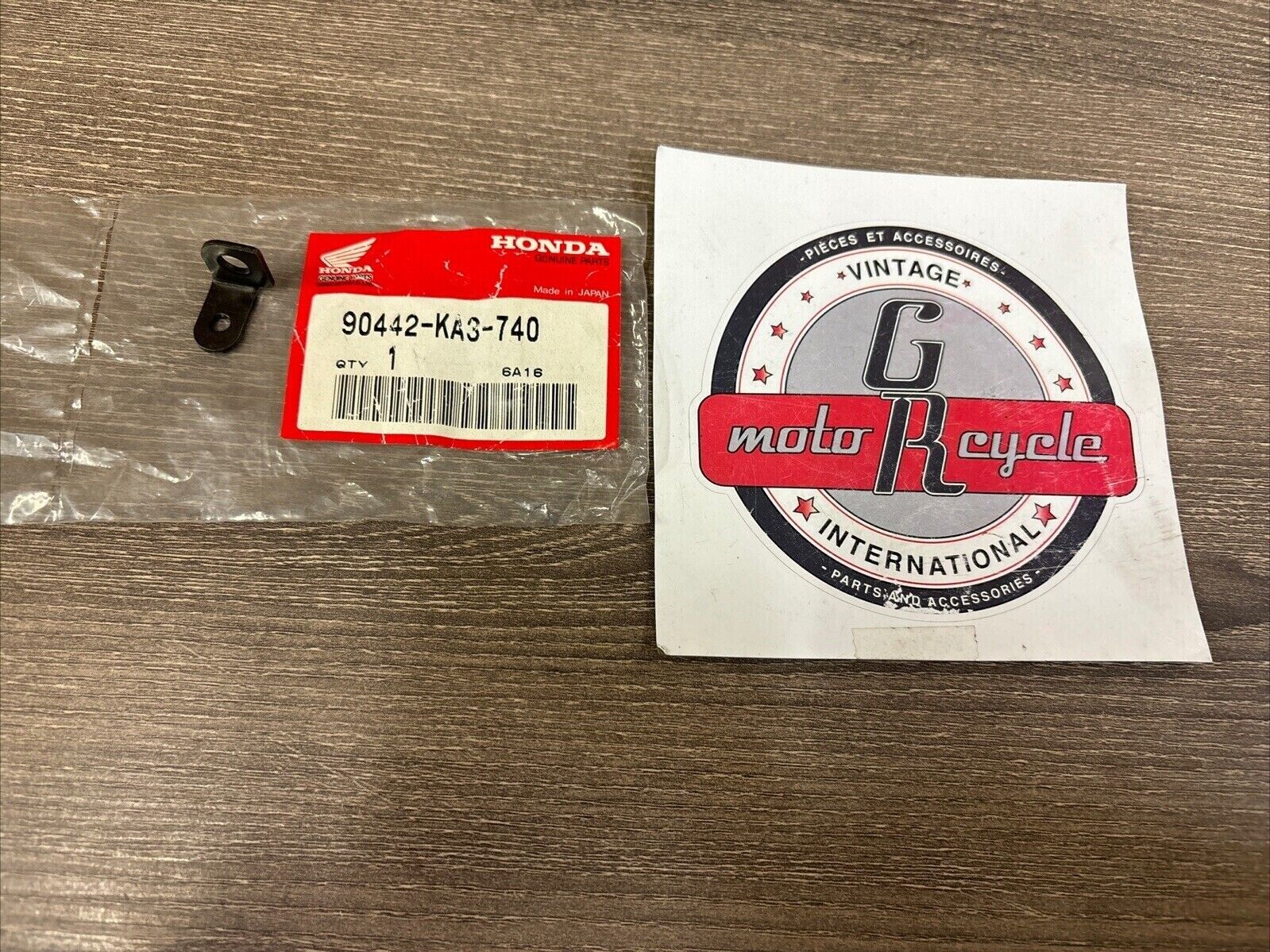 NOS Honda CR125R CR250R CR80R SPRING HANGER PLATE 90442-KA3-740 H124