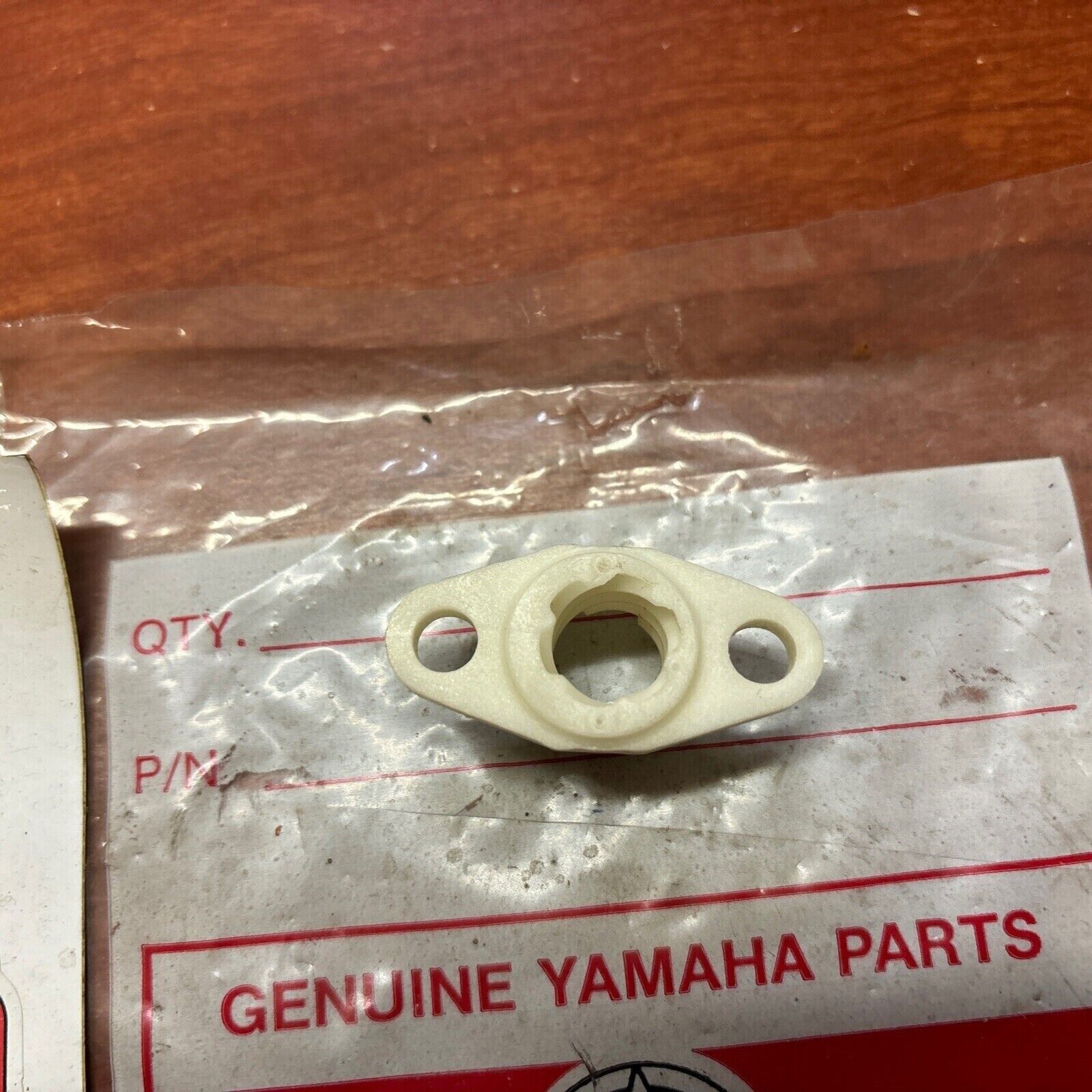 NOS Yamaha AT2 AT3 ATMX PUSH SCREW HOUSING 314-16396-01 SUB 314-16396-00-00 Y173