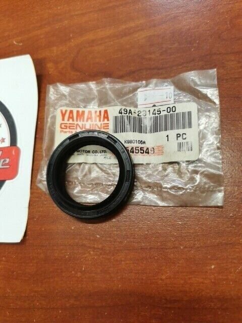 NOS Yamaha FZ600 SRX600 XJ550 OIL SEAL 49A-23145-00-00 SUB. 4ES-23145-00-00 Y102