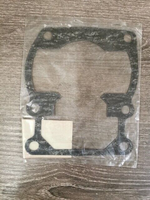 NOS SUZUKI TS100 TS125 RM100 RM125 GASKET CYLINDER 11241-41310 S43