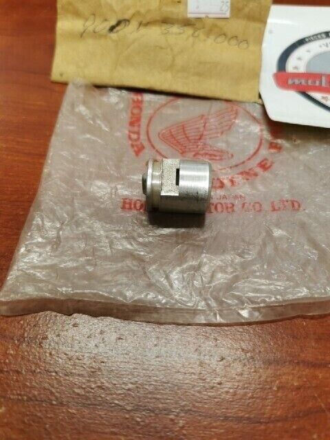 NOS Honda TL250 XL250 XL350 ROCKER ARM SHAFT PLUG 90011-356-000 H68