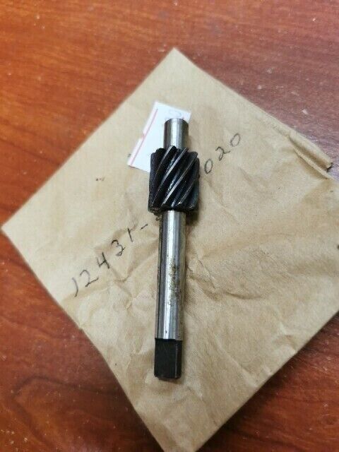NOS Honda CB72 CB77 CP77 CYP77 TACHOMETER GEAR 12431-268-020 H93