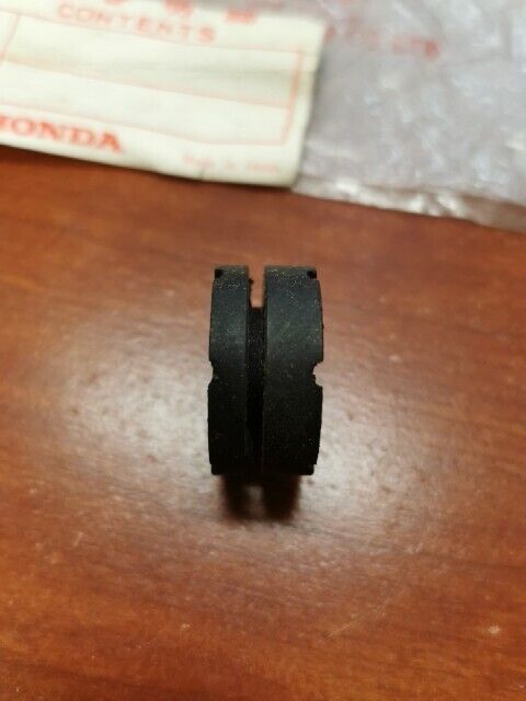 NOS Honda XL175 REAR TANK CUSHION RUBBER 17613-362-000 H97