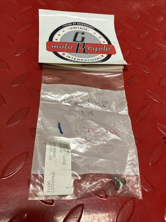NOS KAWASAKI KLR650 VULCAN 500 SCREW 92009-1651 K15