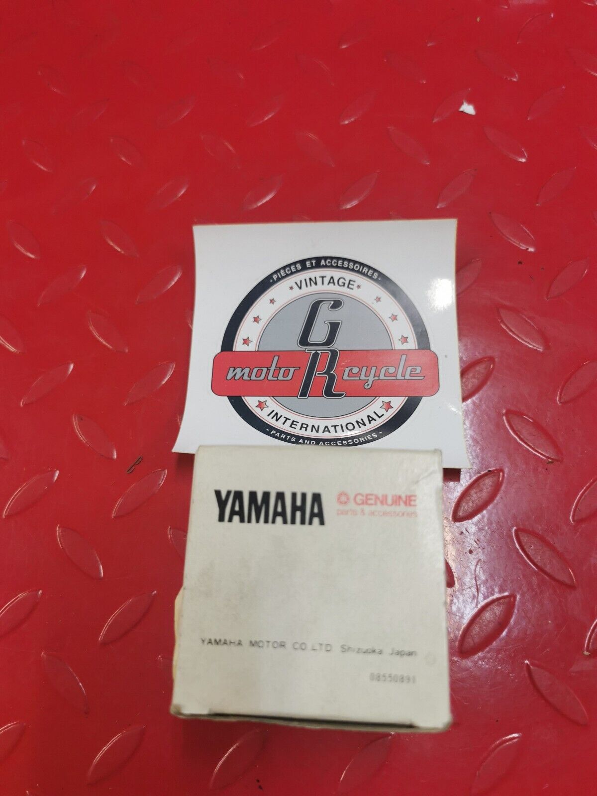 NOS Yamaha YZ250 PISTON (STD) 3JE-11631-01-93 Y17