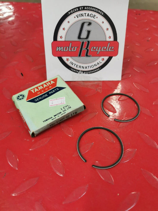 NOS YAMAHA  YCS1  1968  PISTON  RING SET  STD   164-11601-00-00 Y51