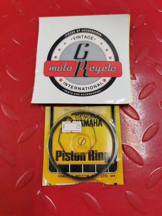 NOS YAMAHA DT250 PISTON RINGS 50 2N6-11610-20-00 Y33