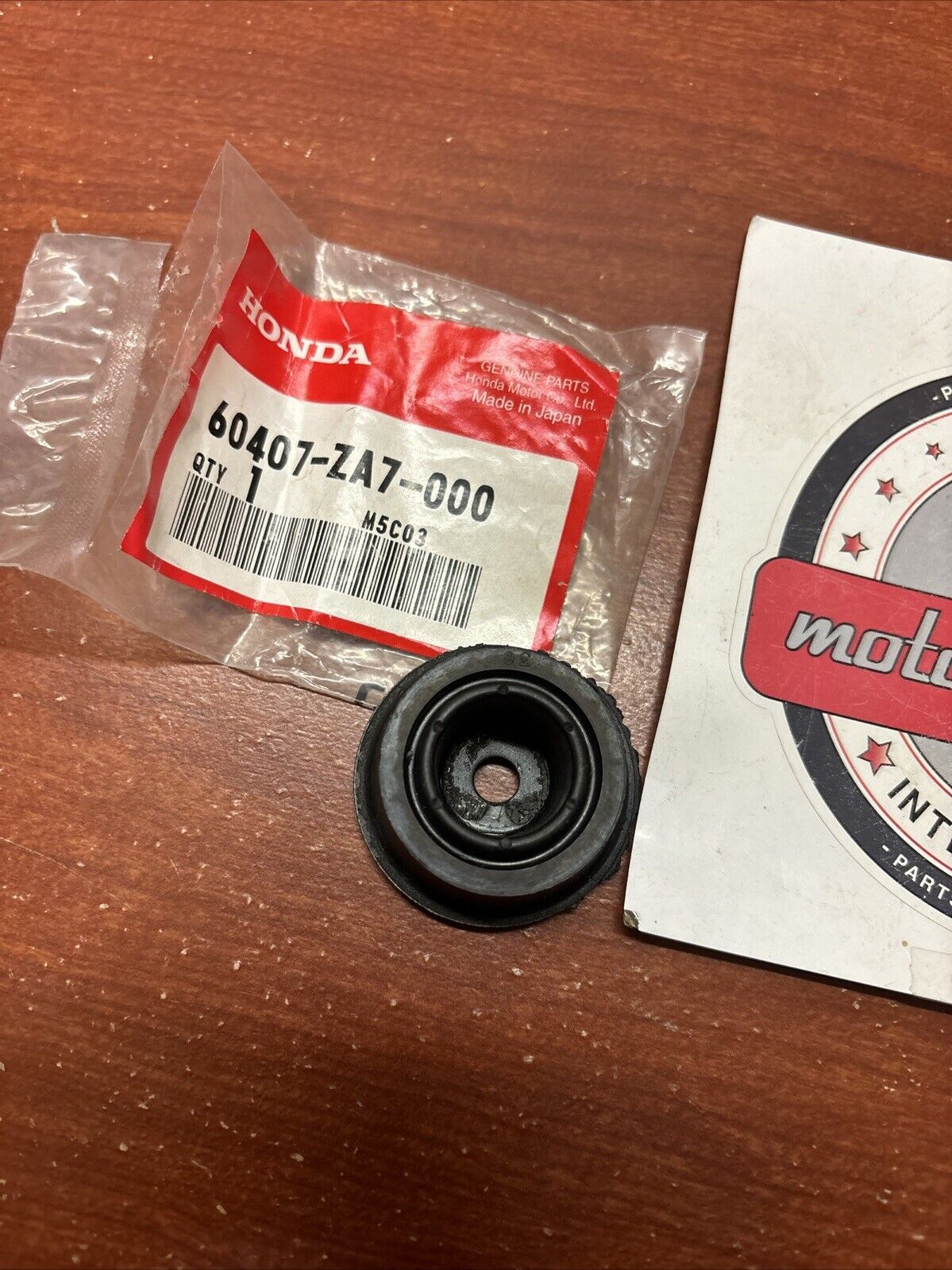 NOS Honda GX100 GXH50 EU3000IS EX3300S EX4500S LOWER RUBBER 60407-ZA7-000 H182