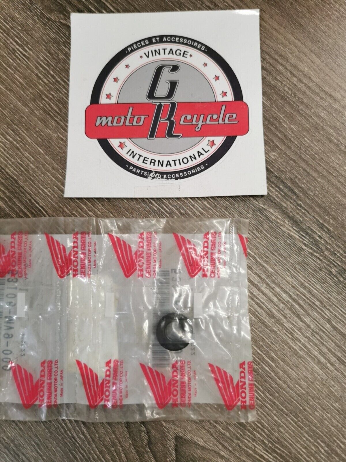 NOS HONDA CBR600F3 RUBBER 53106-MV9-000 H54
